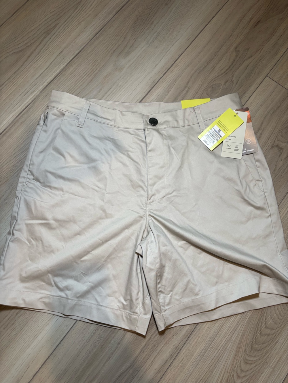 Old Navy Men's golf Shorts - Light Tan